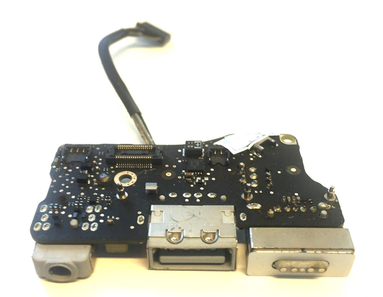 Macbook Air 13 A1466 2012 Magsafe Latausliitin / USB / Audio"