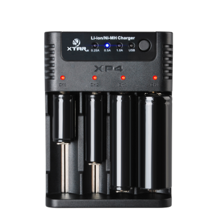 XTAR PANZER XP4 Li-ion Ni-MH akkuparistolaturi USB liitännällä