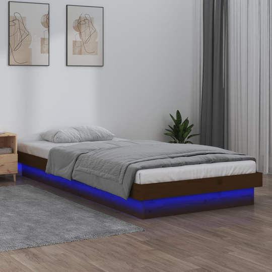 vidaXL Sängynrunko LED-valoilla hunajanruskea 90x200 cm täysi puu